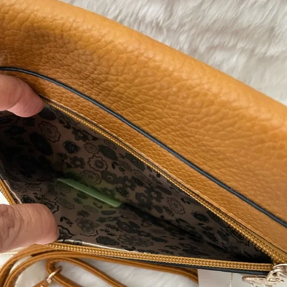 NWT clutch/crossbody - Picture 3 of 4